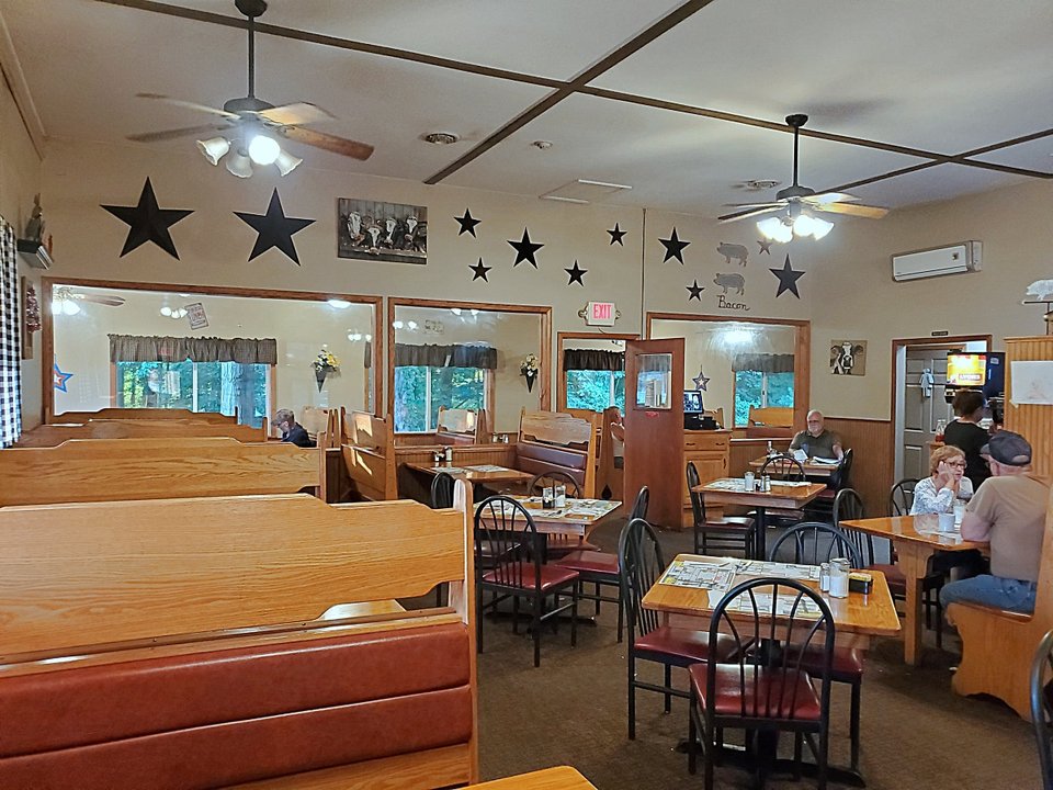 Front view of Goode's Family Restaurant.
